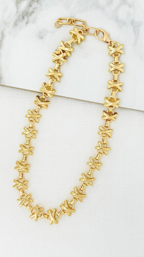 Cross Detail Chain Necklace