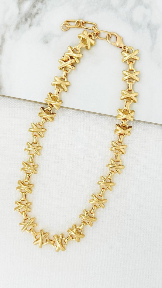 Cross Detail Chain Necklace