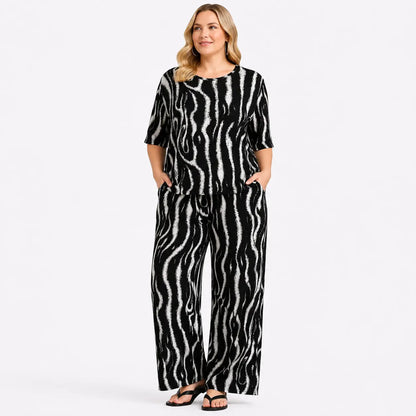LADIES COMFORT LOUNGE CO-ORD SETS UPGRADED FRESH COOL FABRIB JUST MADE FOR MOST COMFORT SENSATION DURING SUMMER TIMES SUPER STRETCHY 3D PATTERNS VERSATILE FOR MOST VIBES ONE SIZE FITS