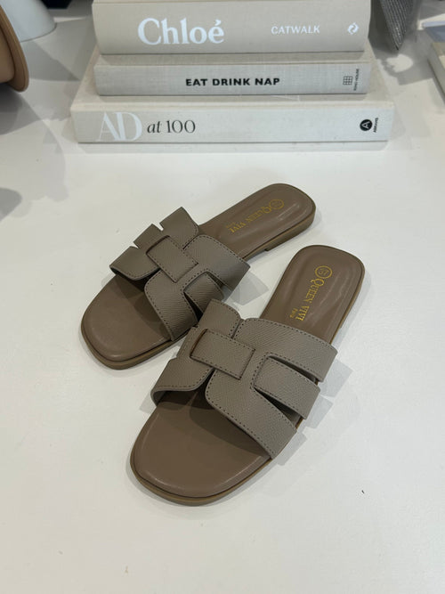 Faux Leather Sliders (2 Colours)