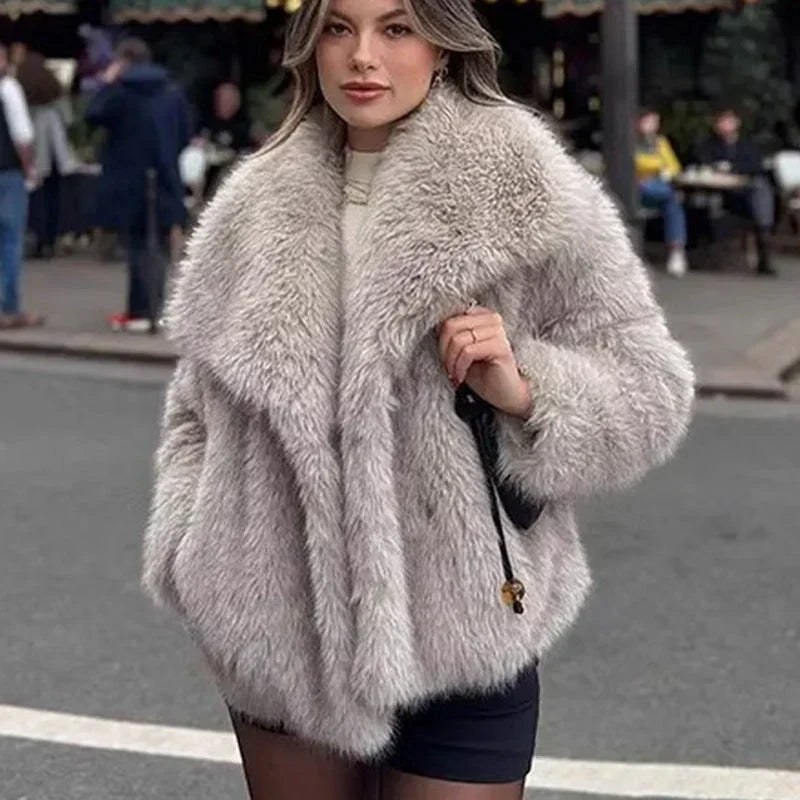 Winter pre-sale for women's fur coat, plush lining, soft collar