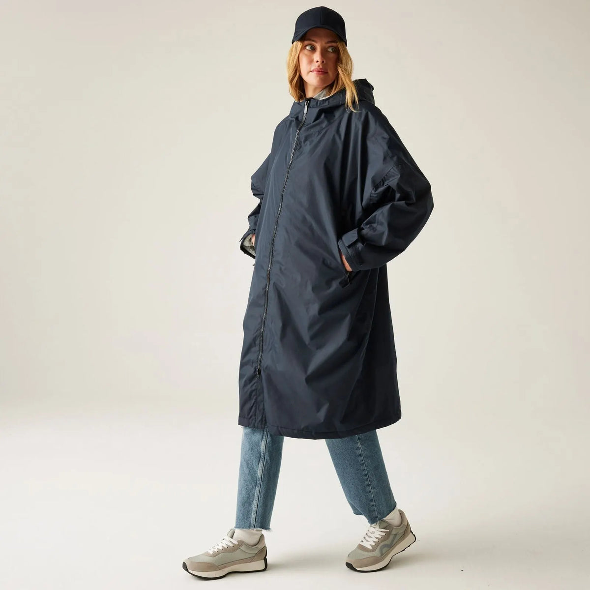 Regatta 2025 New Outdoor Active Adults Waterproof Changing Robe
