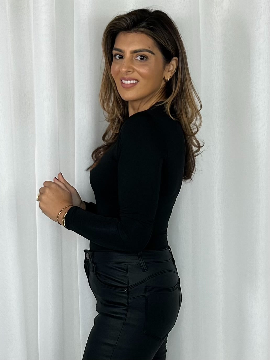 Long Sleeve Round Neck Basic Bodysuit (2 Colours)