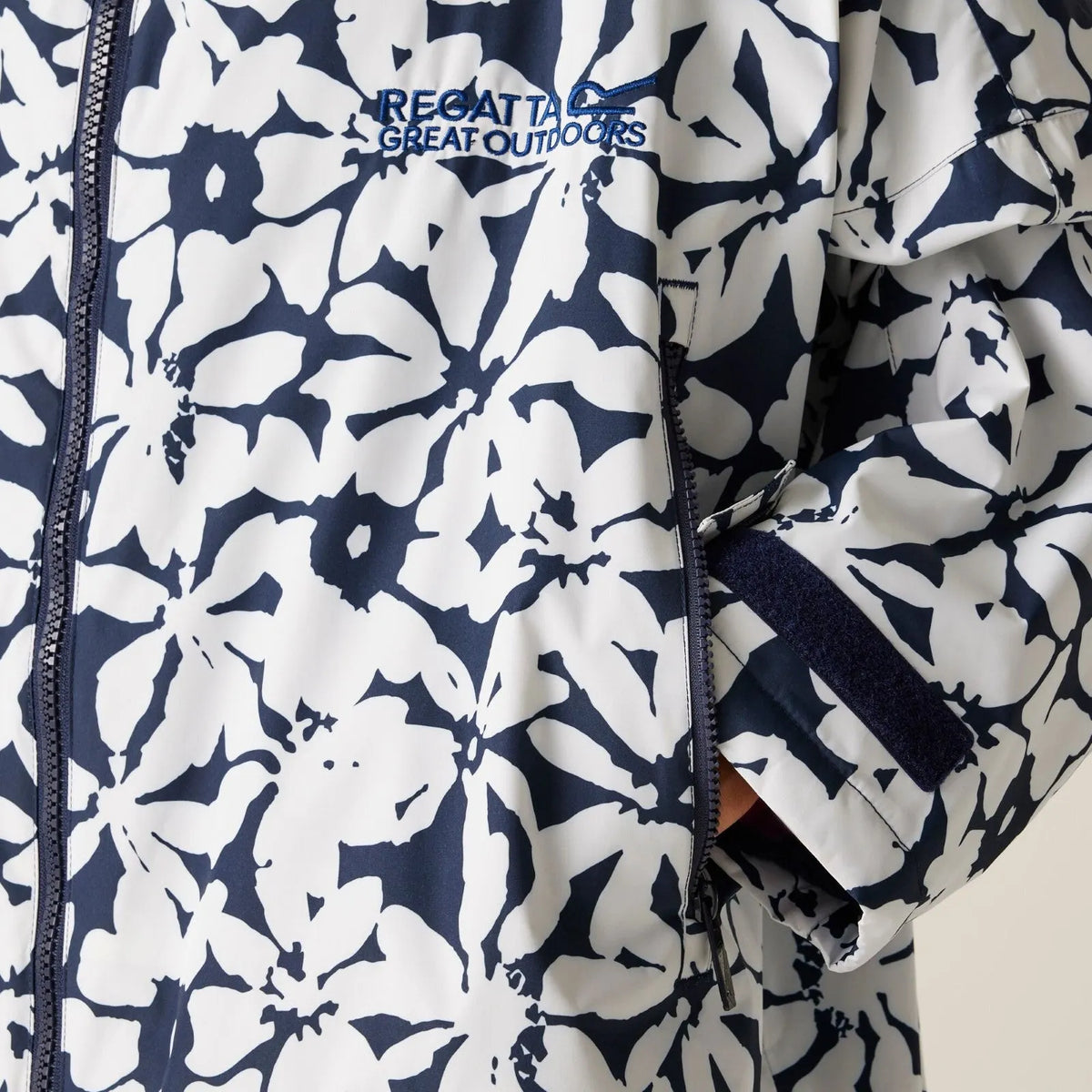 Regatta 2025 New Outdoor Active Adults Waterproof Changing Robe