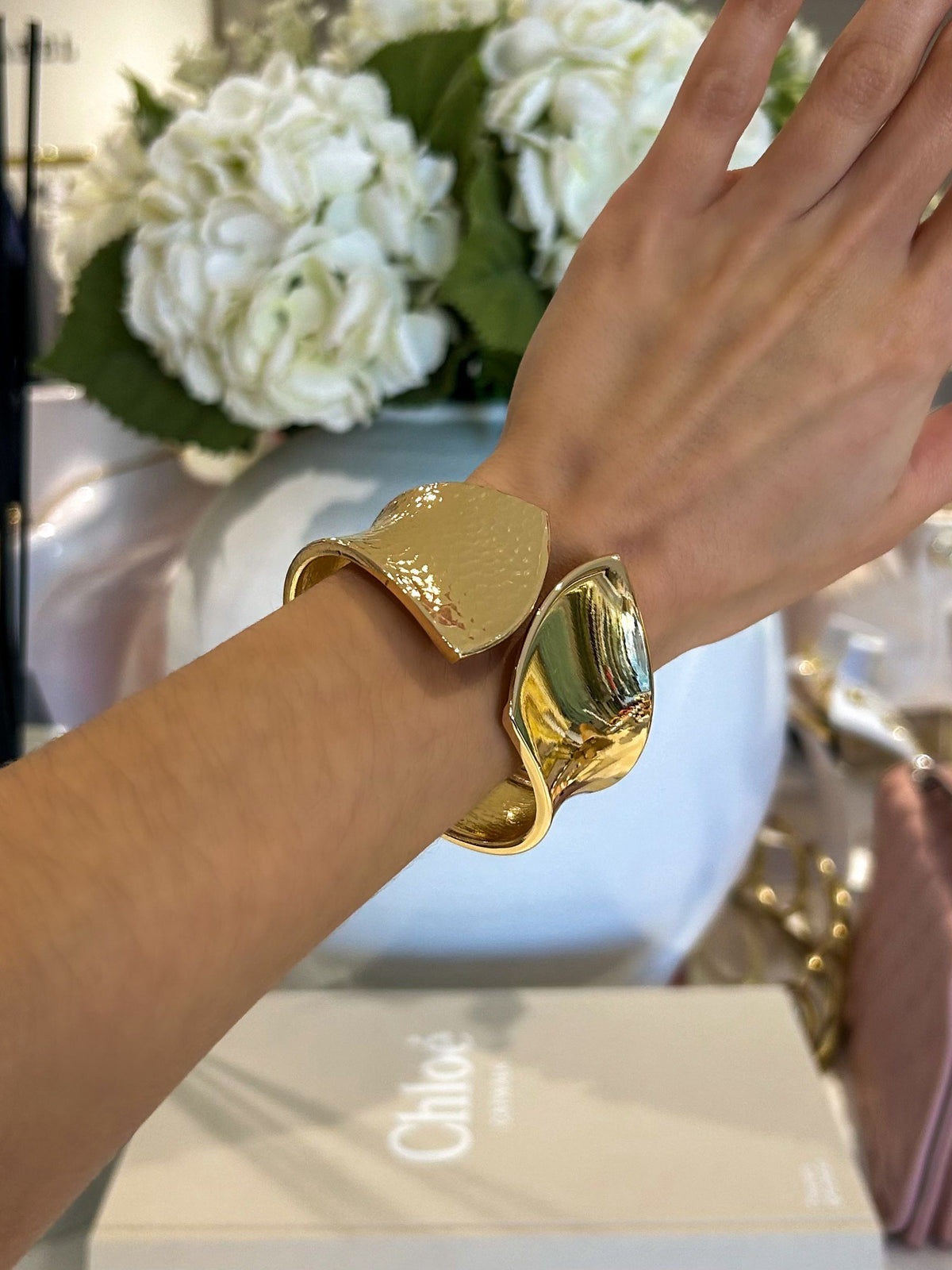 Half Textured Half Plain Bangle (2 Colours)