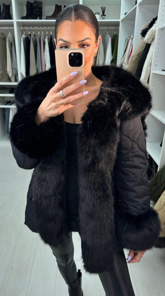 Alanda Black Faux Fur Toggle Waist Jacket