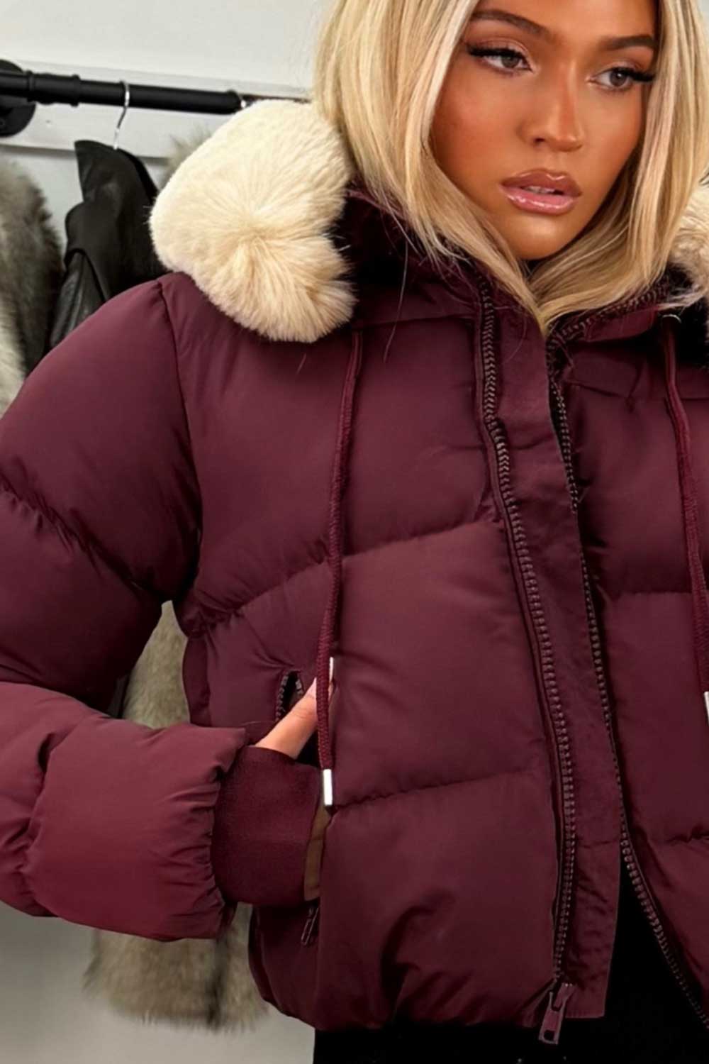 Puffer Jacket With Fur Hood Burgundy
